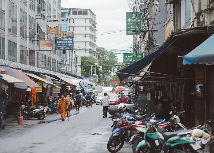 和平工厂旅舍 旅馆 *